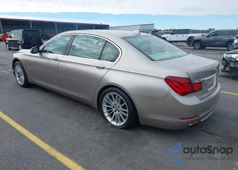 2013 BMW 750Li из США, поврежденный, VIN WBAYE8C51DD134120